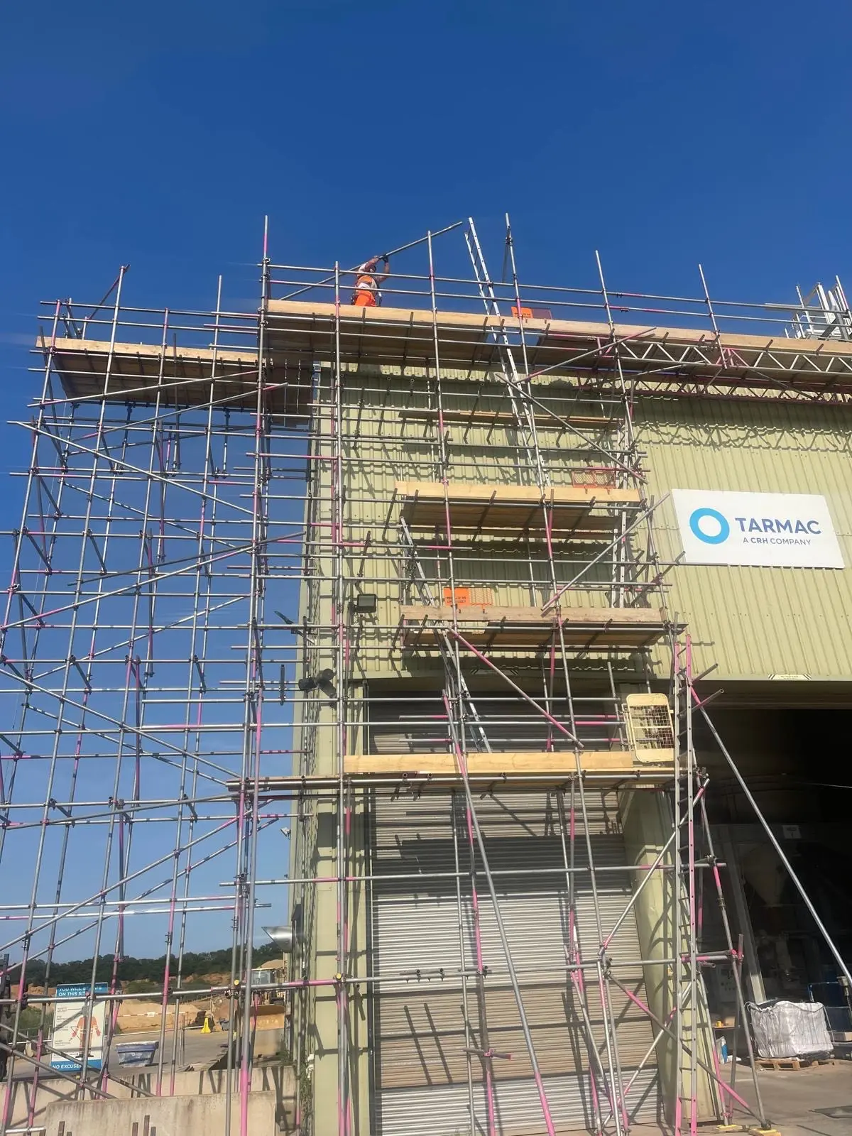 b9eb7171-1c89-4951-969c-b37265755007-1