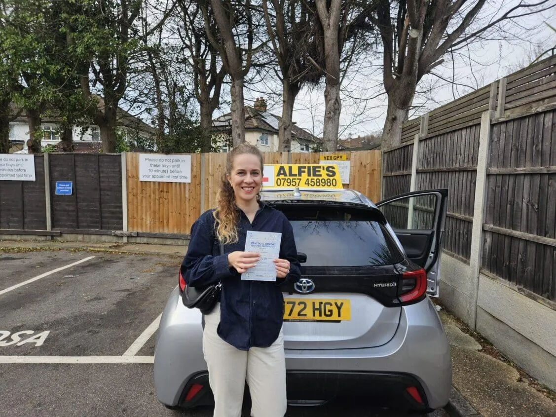imgi_3_Driving-lessons-in-Essex-1