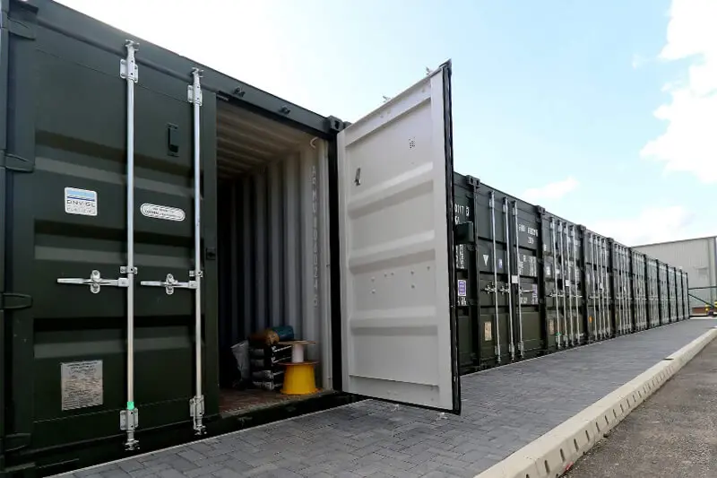 Self-Storage-Containers-in-Essex