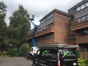 14202652_1081790858579893_5853446995675141003_n-300x480